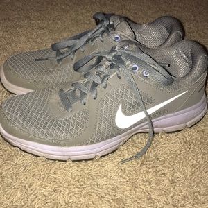 Nike Air Relentless Sneakers